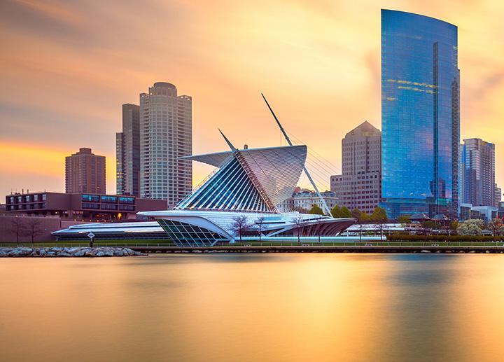 Milwaukee lakefront and Milwaukee Art Museum at sunset